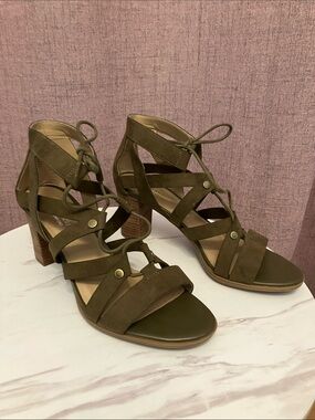 Naturalizer Olive Suede Strappy Block Heel Sandals